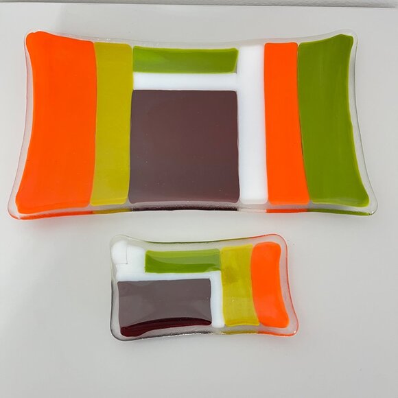 Handcrafted MCM Fused Glass Trinket‎ Dishes Set of 2 - Picture 1 of 3